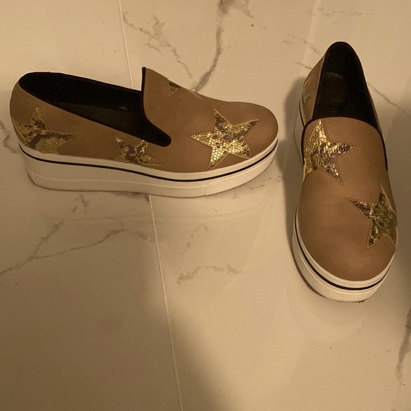 Shoes - Picture 1 of 2